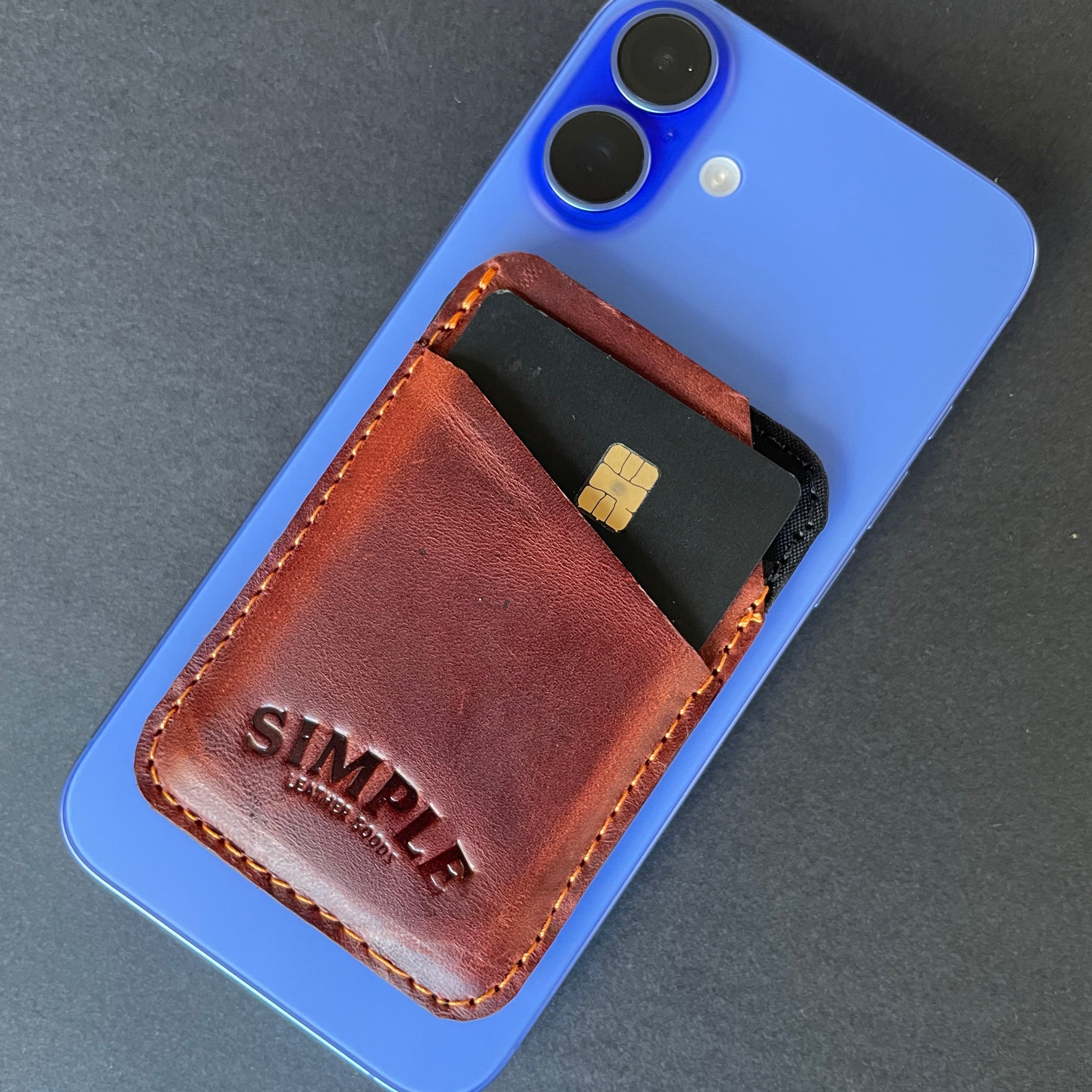 The Magnet — MagSafe Leather Wallet