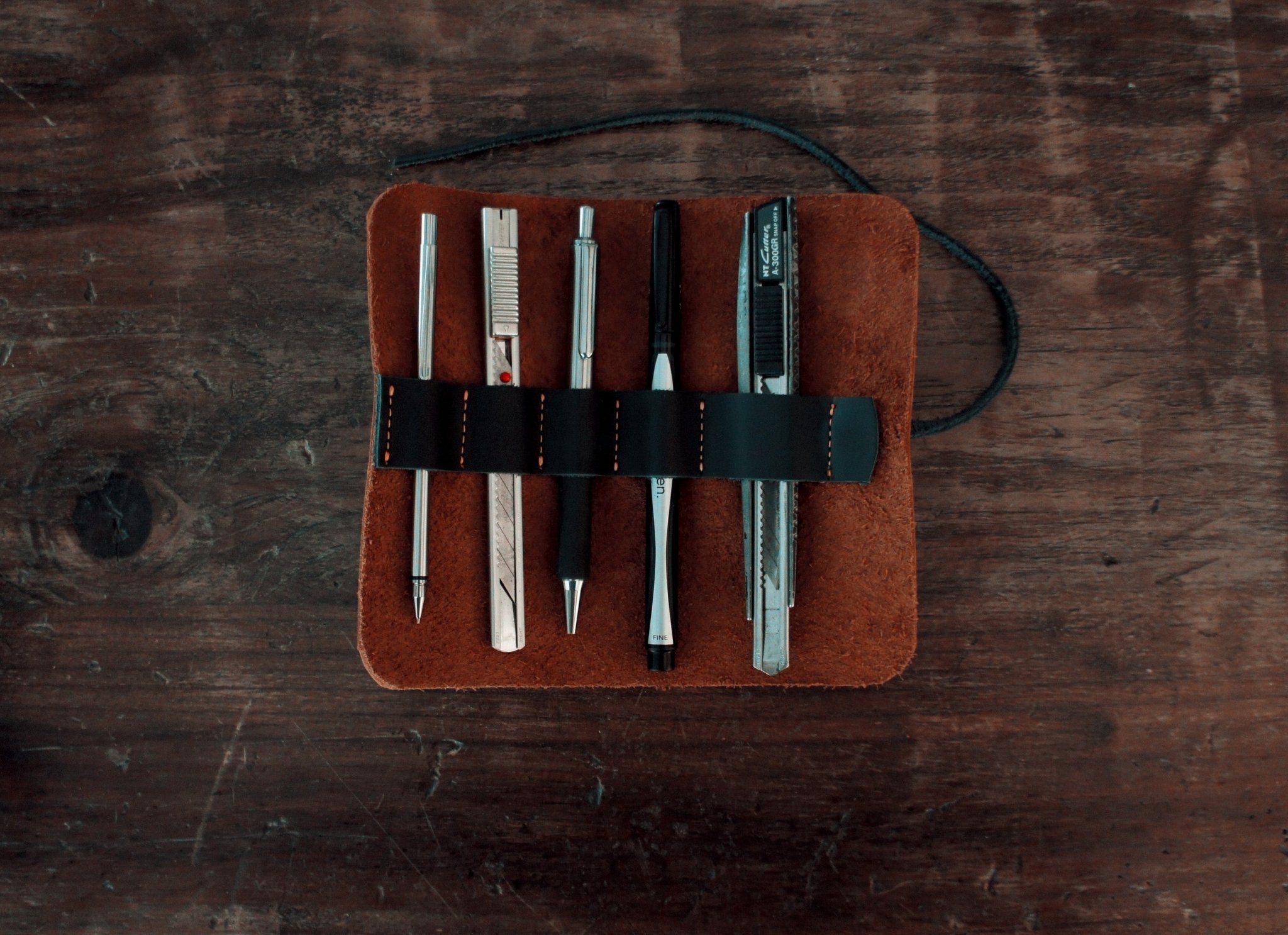 The Pen Wrap w/different logo - SIMPLE Leather Goods
