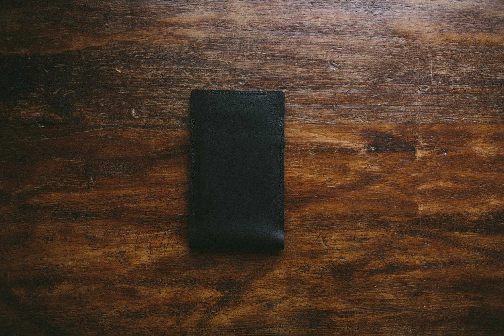The SE Stand - SIMPLE Leather Goods