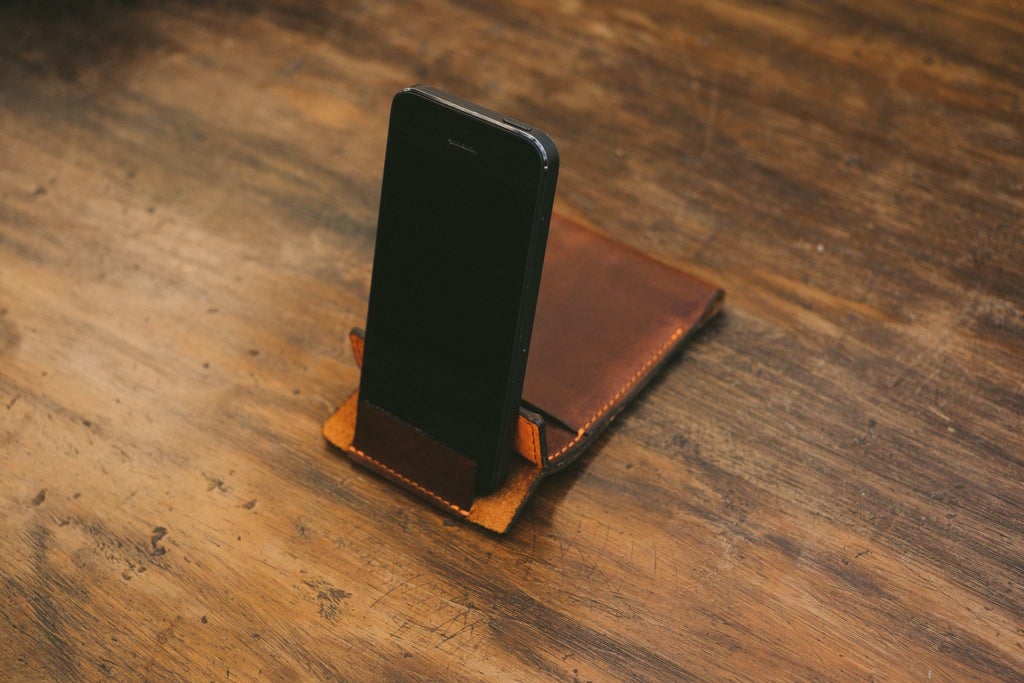 The SE Stand - SIMPLE Leather Goods